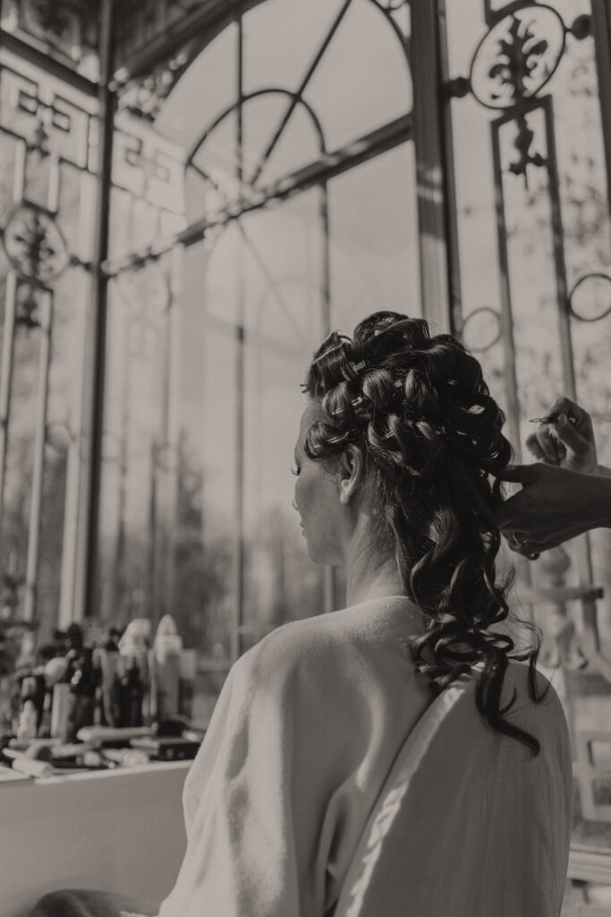 Hochzeit in Berlin mit Hochzeitsplanerin Berlin Brandenburg beim Styling