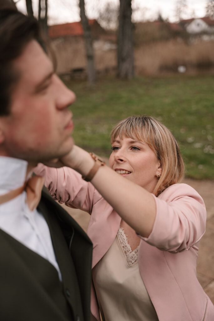 Hochzeitsplanung Berlin Brandenburg hilft Bräutigam